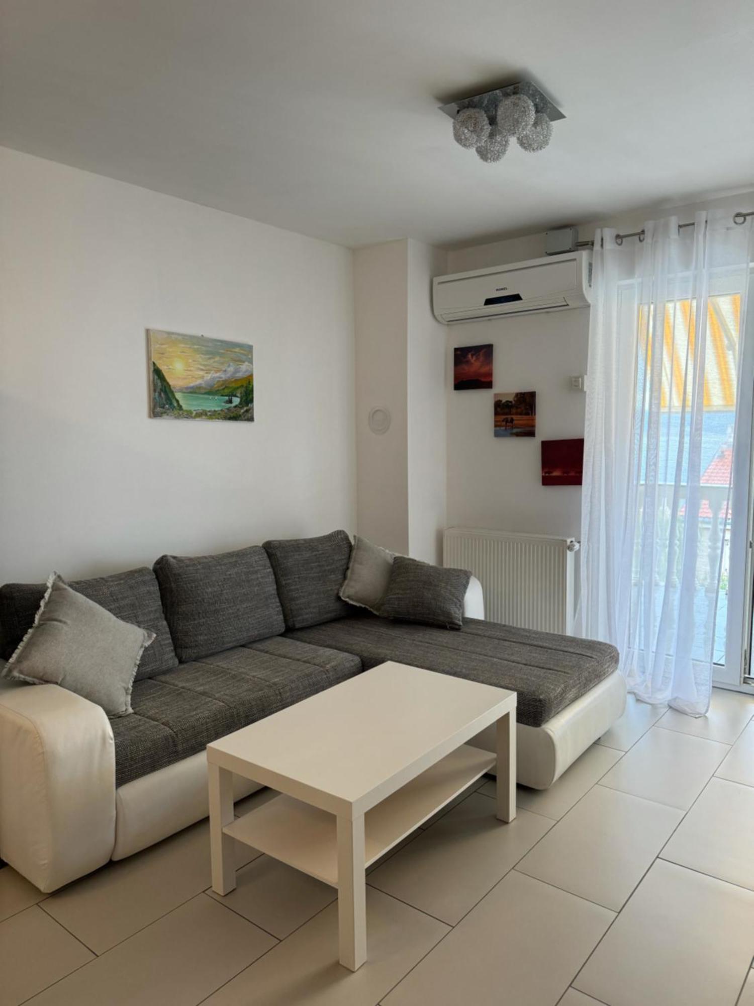 Haus Ella Appartement Novi Vinodolski Buitenkant foto