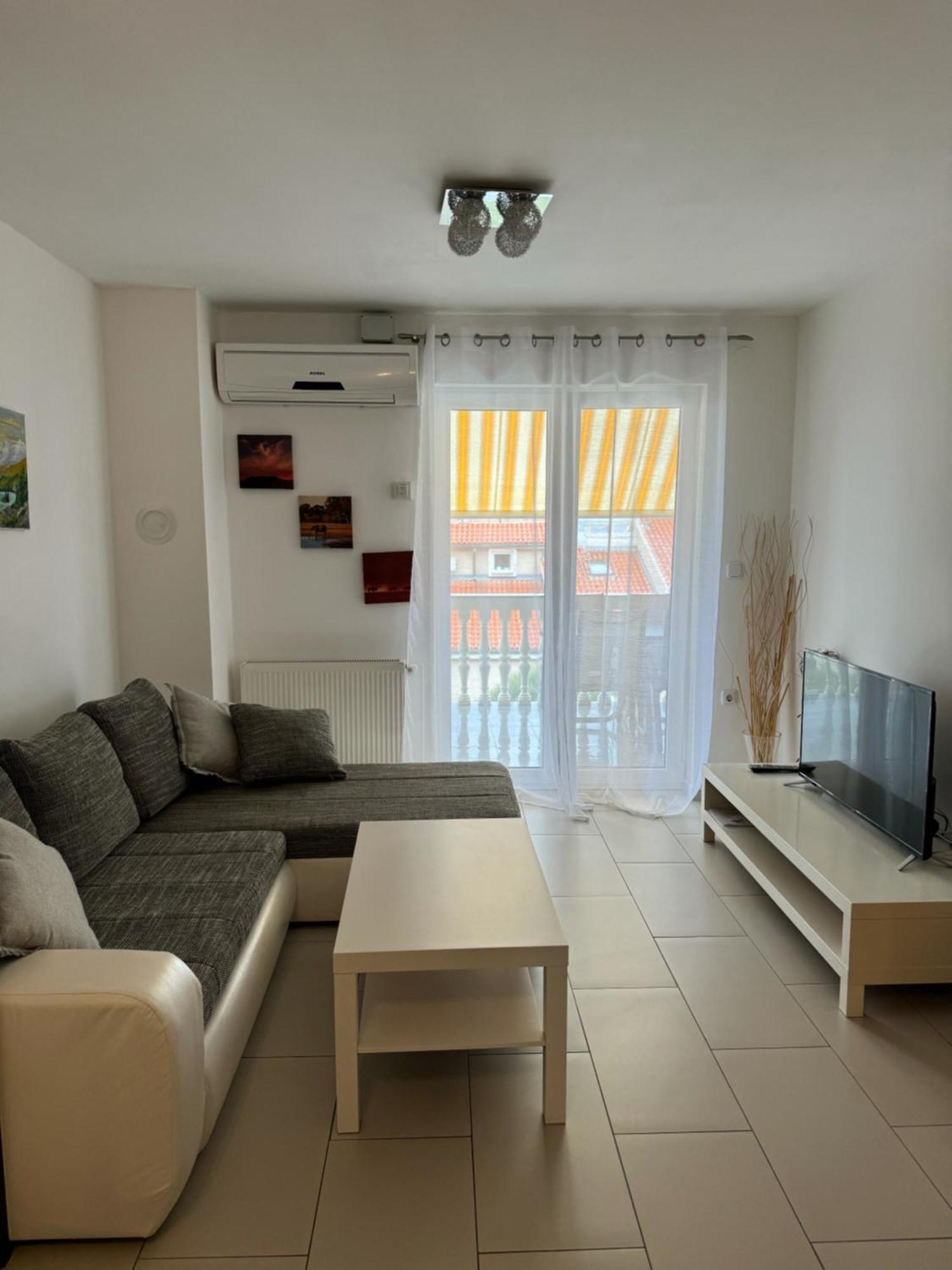 Haus Ella Appartement Novi Vinodolski Buitenkant foto