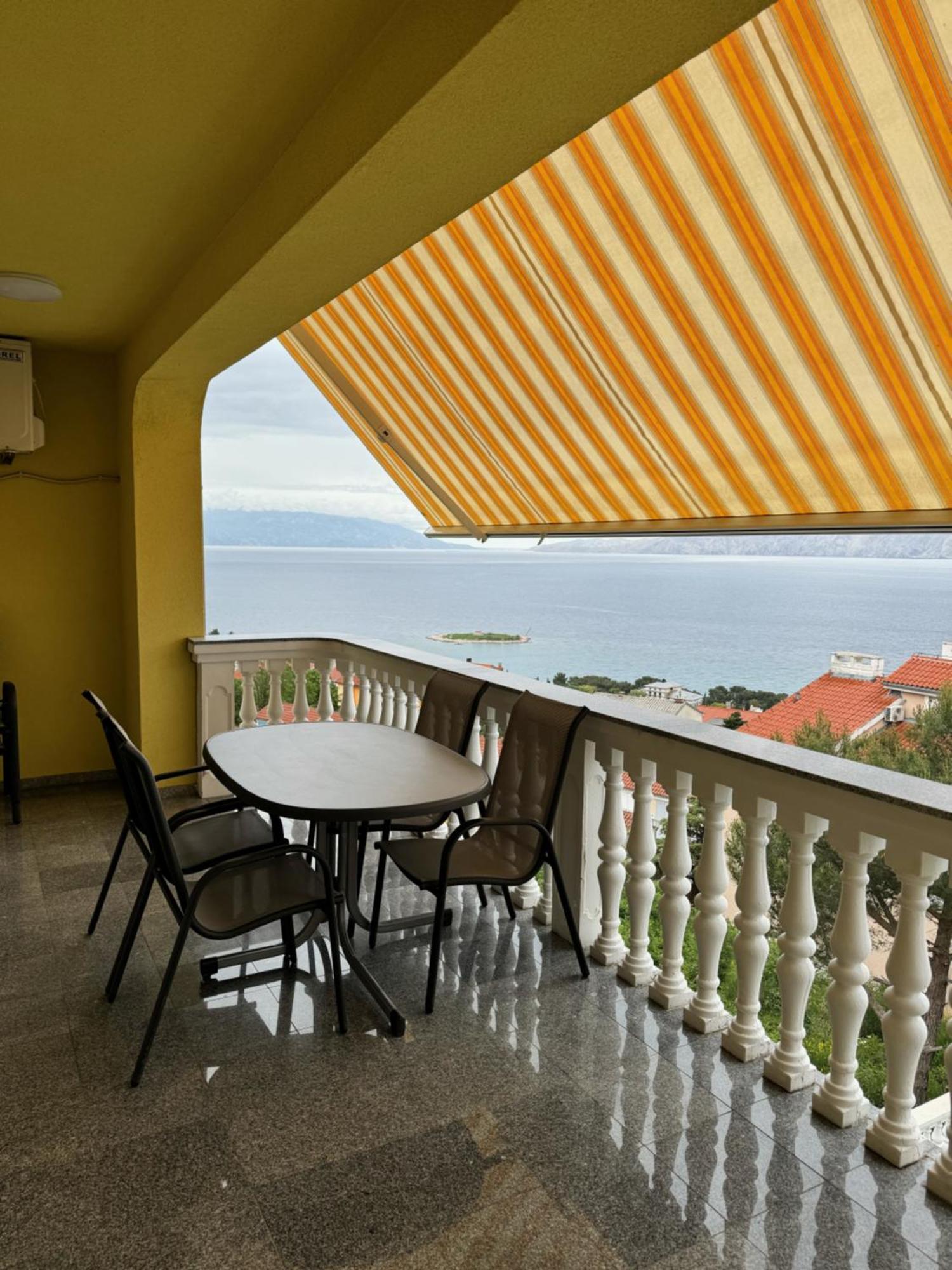 Haus Ella Appartement Novi Vinodolski Buitenkant foto