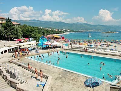 Haus Ella Appartement Novi Vinodolski Buitenkant foto